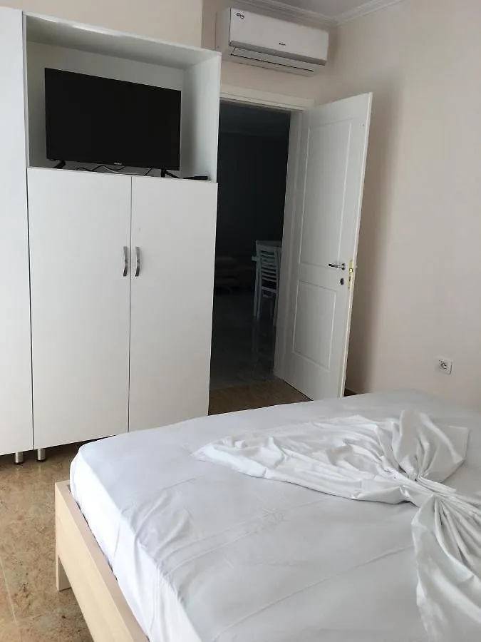 Kledi Hotel & Apartments Shëngjin