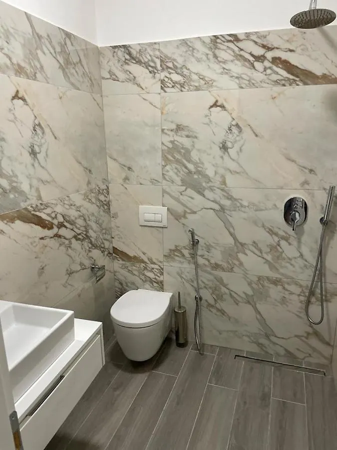 Kledi Hotel & Apartments Shëngjin